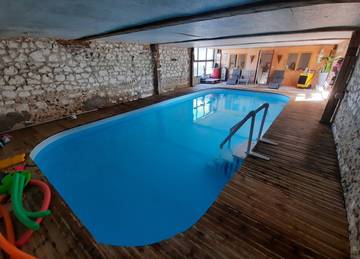 Gîte pour 5 personnes, avec piscine ainsi que terrasse et jardin dans le Pas-de-Calais