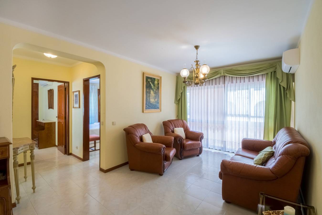 Appartement entier, Appartement São Pedro do Mar avec Terrasses, A/C & Wi-Fi in Quarteira, District de Faro