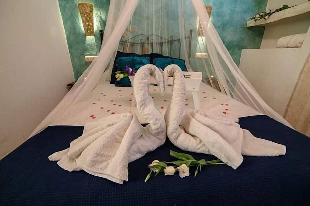 Casa Rural Romántica con Jacuzzi Privado para 2 personas.C. Al Revés in Laroya, Provincia de Almería