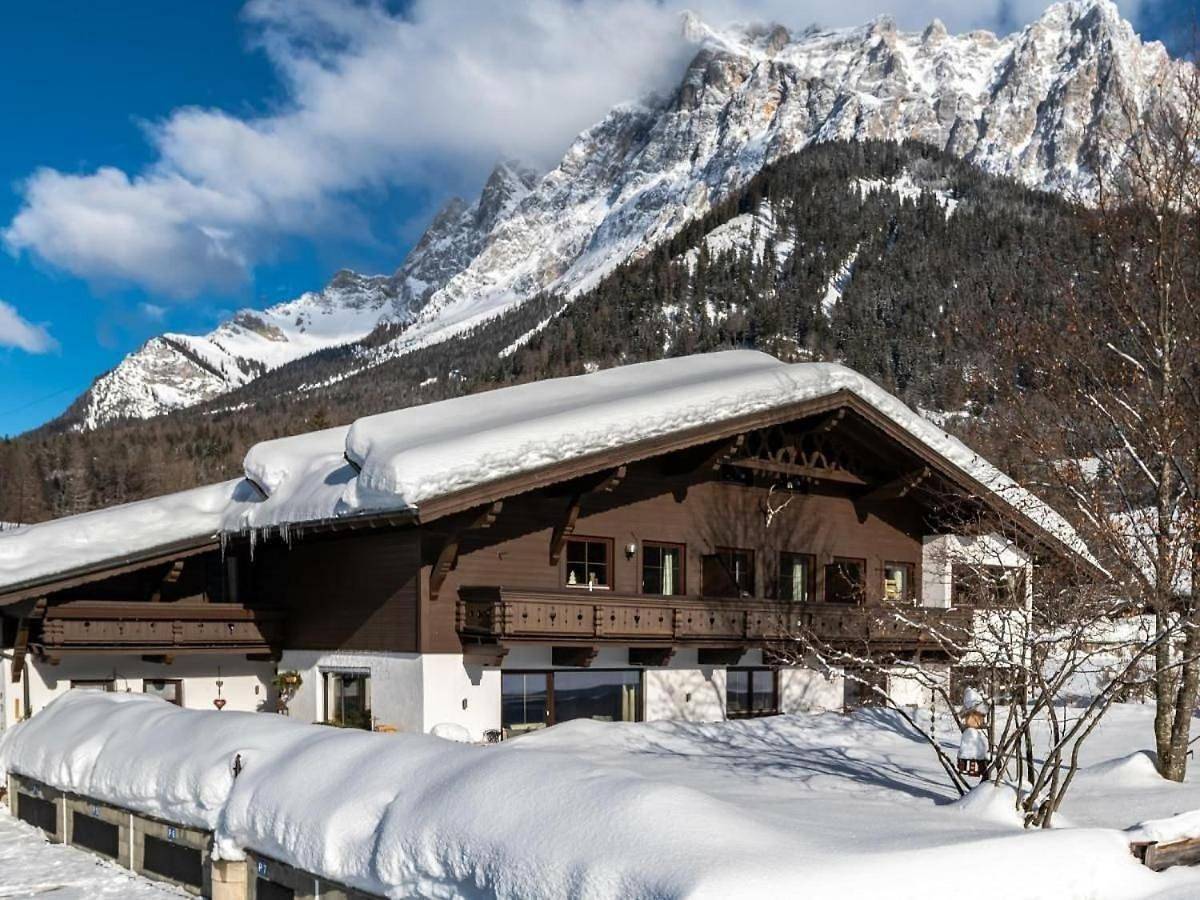 Double Room with Balcony in Ehrwald, Alpes d'Ammergau (Autriche)