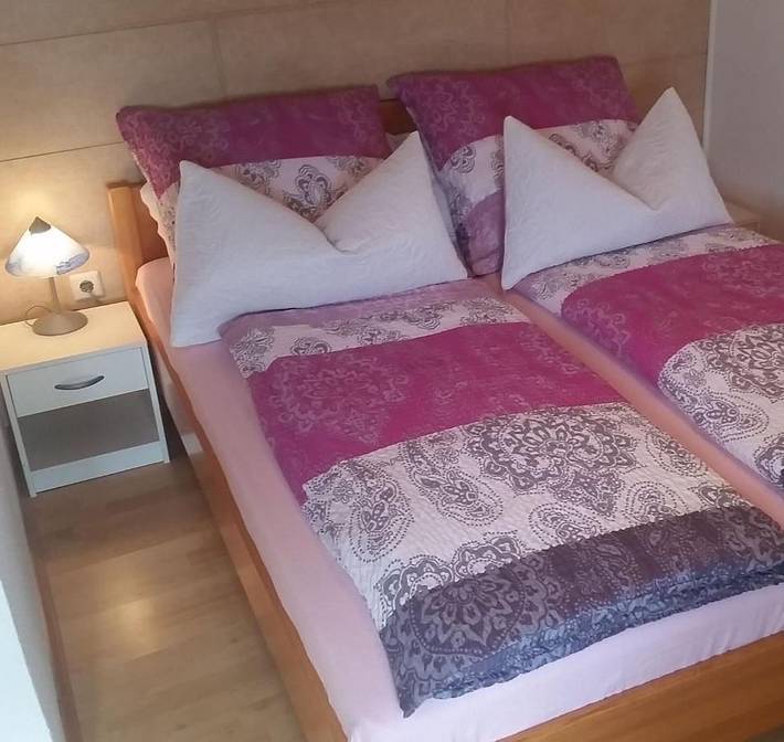 Ferienwohnung für 4 Personen, mit Terrasse und Garten sowie Ausblick in Lahr (Rheinland-Pfalz)