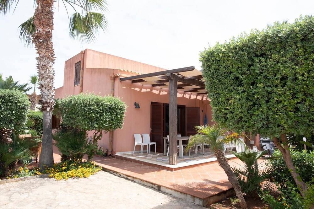 Villa Morici con giardino in San Vito Lo Capo, Provincia di Trapani