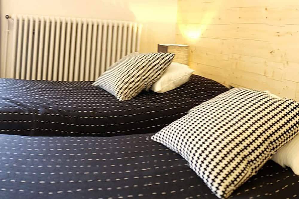 Bourg D'Oisans: Le Télégraphe ★ Sauna★ Billiards★ 6 bedrooms★ Games room in Le Bourg-d'Oisans, Écrins National Park