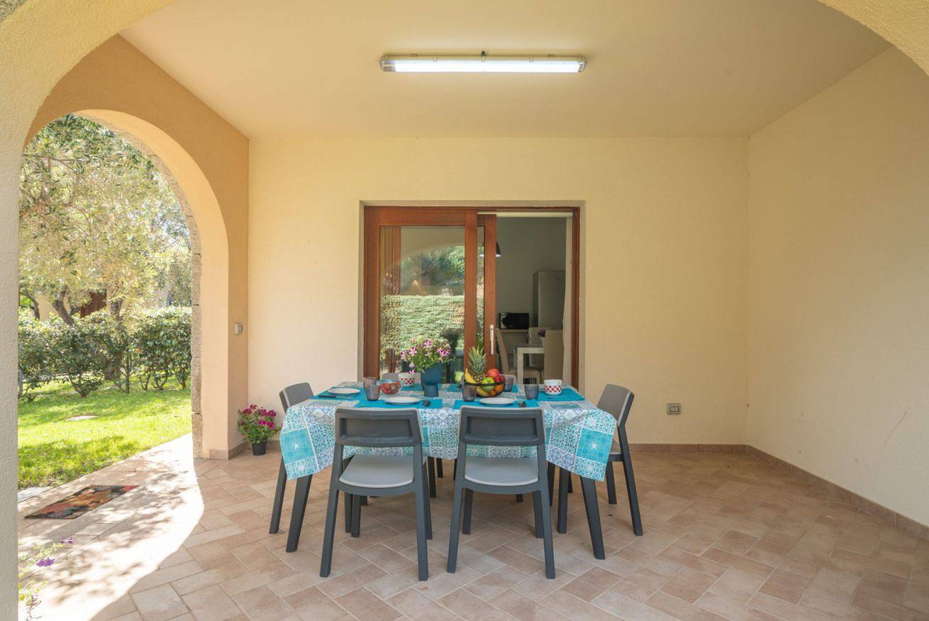 Apartamento entero, Apartamento de vacaciones para 6 personas con balcón/terraza in Case Peschiera-Lu Fraili, San Teodoro