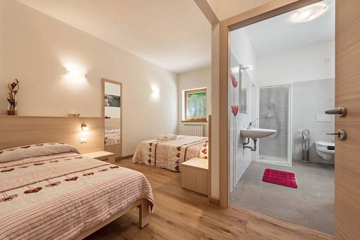 Bauernhof für 5 Personen, mit Seeblick und Garten am Gardasee - 2