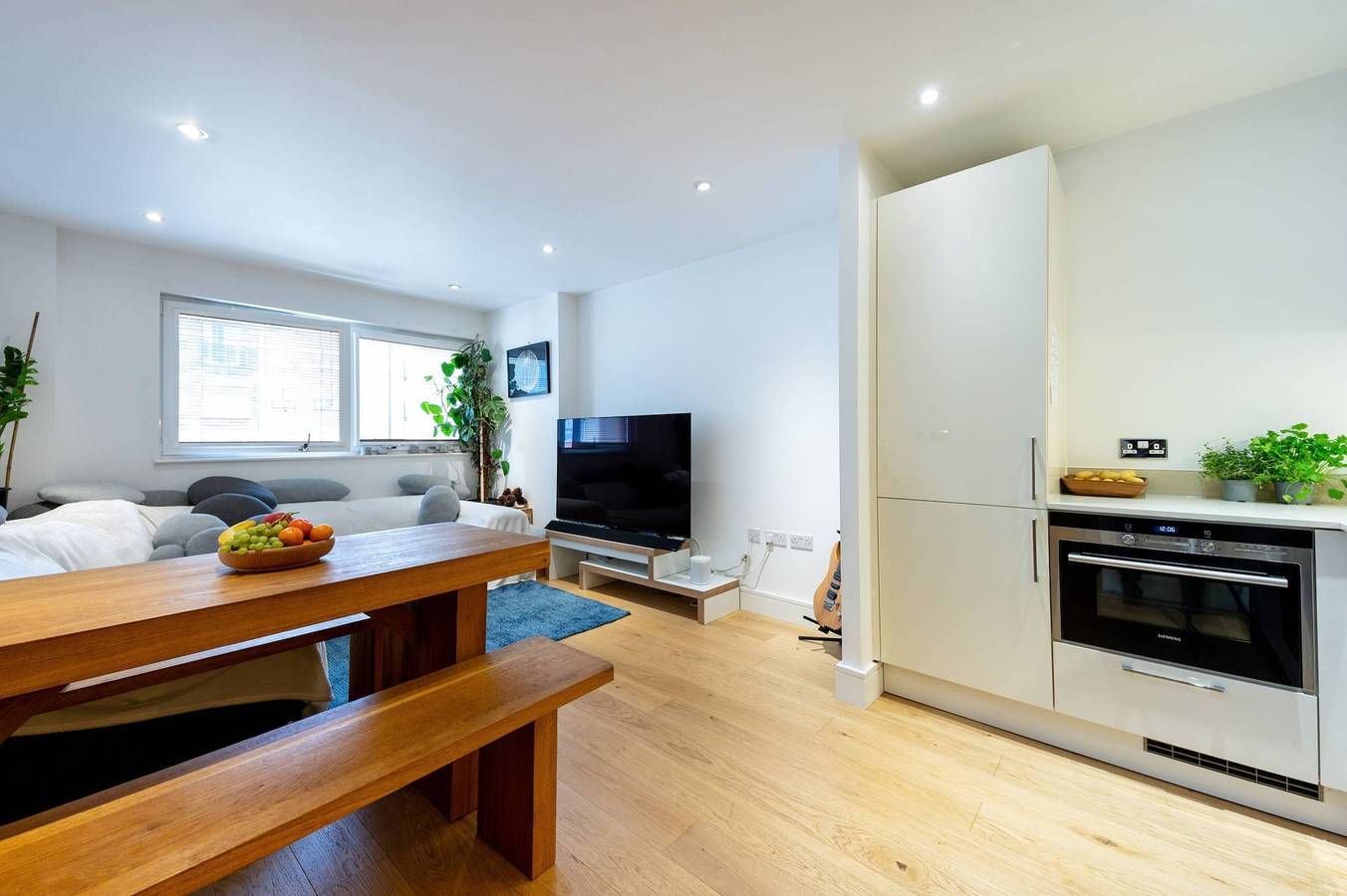 Entire apartment, Lovely, spacious 2Br Apartment central Kingston - Pass the Keys in Kingston upon Thames, London