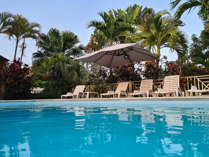 Location de vacances pour 2 personnes, avec jardin et piscine dans Plage de l’Anse Vinaigri - 2