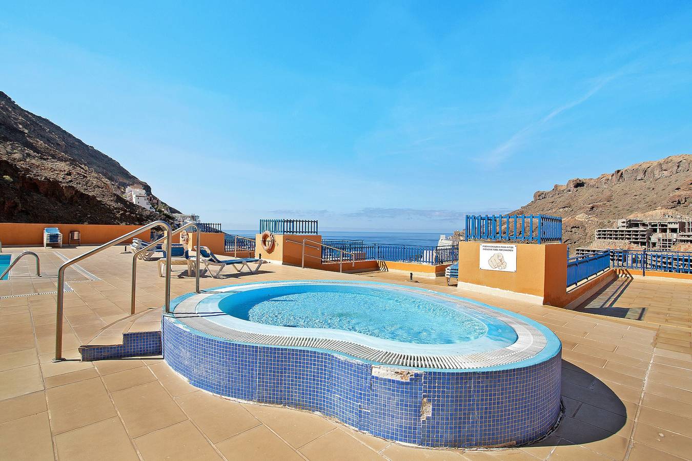 Ganze Wohnung, Ferienwohnung 'Paraíso Taurito' mit Meerblick, Terrasse, Gemeinschaftspool & Wlan in Taurito, Gran Canaria Süd
