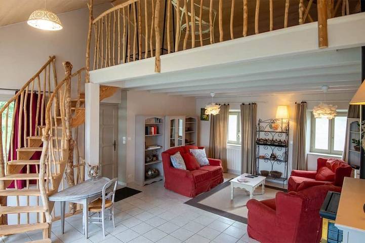 Location de vacances pour 6 personnes, avec jardin à Montbrun