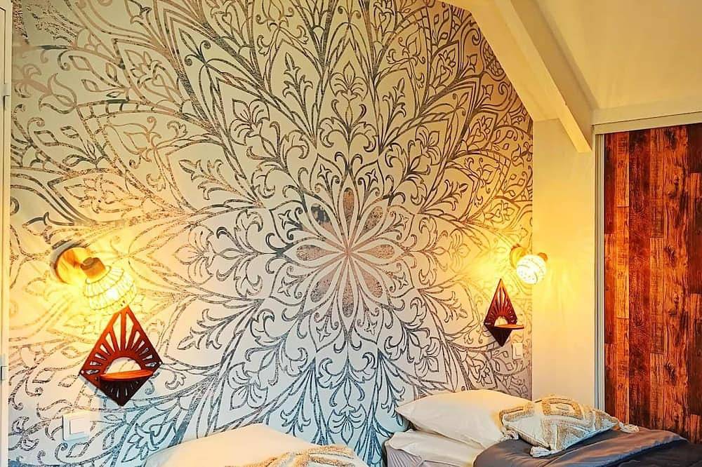 Rivière et Lodge 4* - by Cantal Emotions Su in Valette, Parc naturel régional des Volcans d'Auvergne