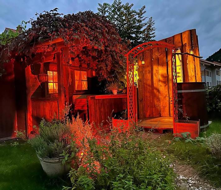 Ferienwohnung für 6 Personen, mit Ausblick und Sauna sowie Garten in Hausham