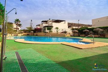 Casa rural para 6 personas, con jardín además de vistas y piscina en San José (Almería)