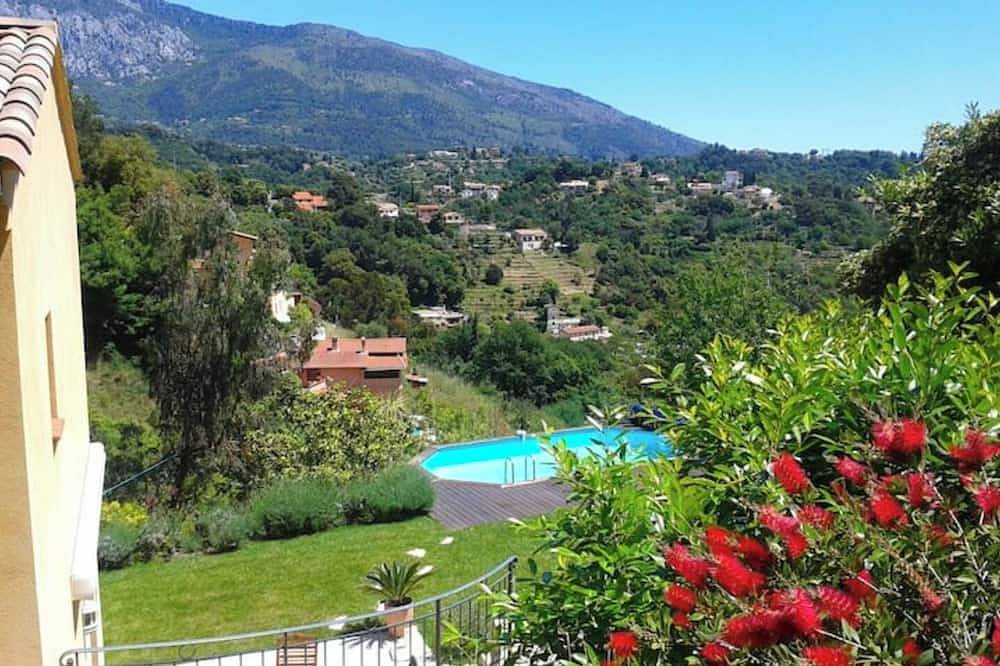 Jolie villa récente avec piscine calme et verdure à 7 mn de la plage in Sainte-Agnès, Côte méditerranéenne (France)