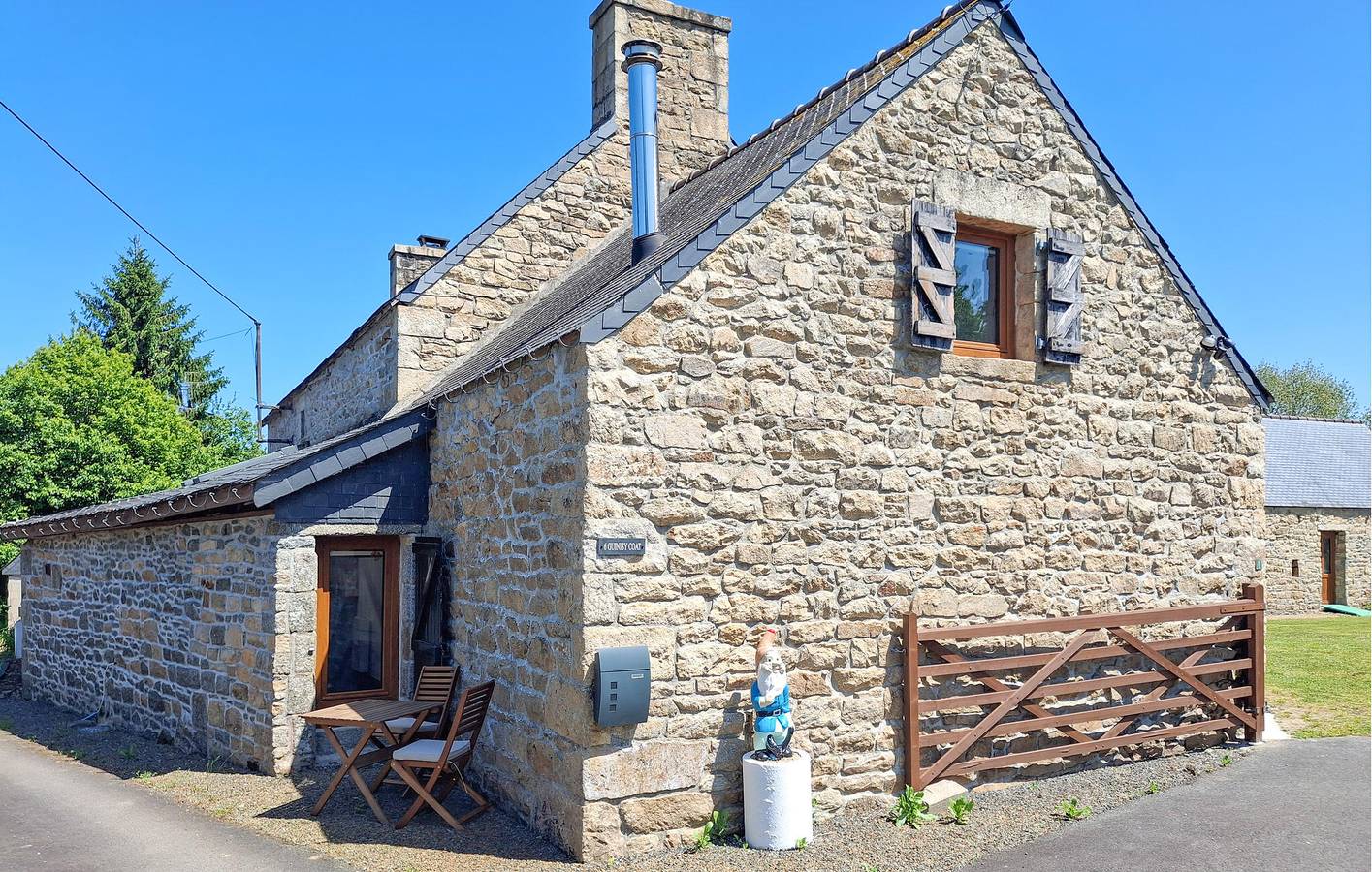 Gemütliche Ferienwohnung mit Parkplatz, Garten und Internet in Louargat, Guingamp Region