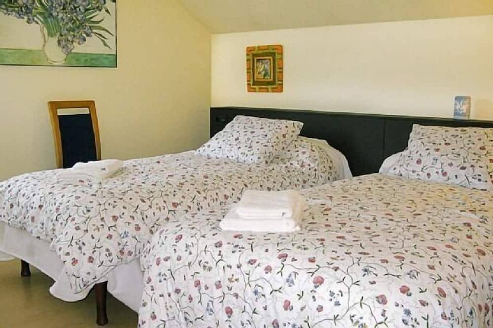 Casa Larrate para 8 personas in Hornos de Moncalvillo, Sierra de Moncalvillo