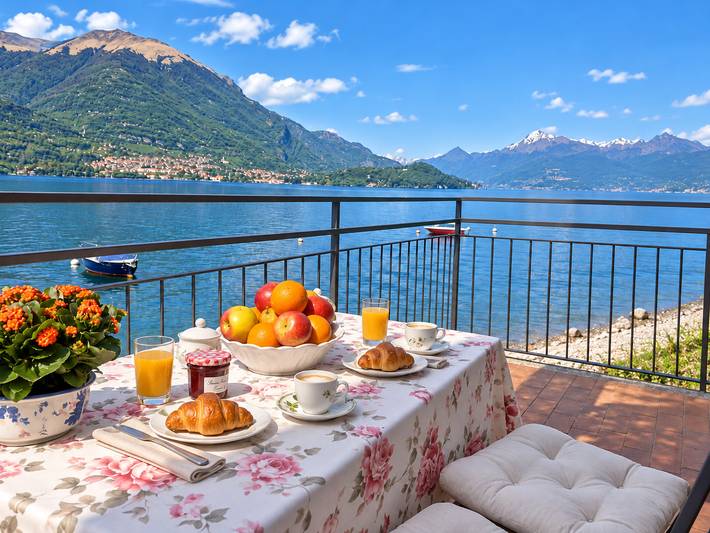Ferienwohnung für 4 Personen, mit Pool und Seeblick sowie Ausblick und Terrasse - 1