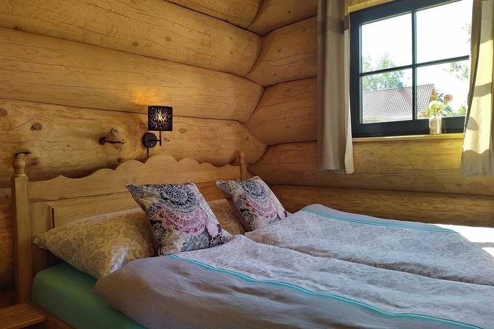 Blockhütte für 4 Personen, mit Garten und Sauna sowie Terrasse in Groß Nemerow - 3