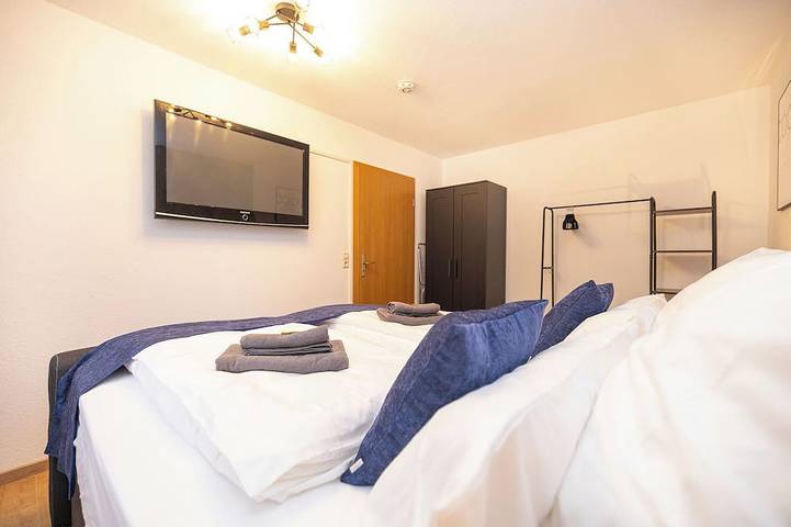 Ganze Wohnung, Luxx Home Bc, Zentral - für 4 Personen-Balkon-Parken-voll ausgestattete Küche in Biberach an der Riß, Landkreis Biberach