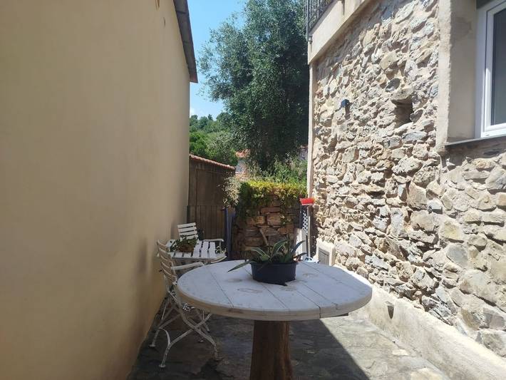 Piazzetta che non c'era in Cipressa, Riviera di Ponente