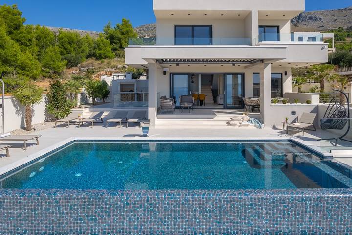 Luxuriöse 5-Schlafzimmer-Villa Princess Korina mit beheiztem Pool, Billardtisch, Sauna und Whirlpool in Podstrana, Split-Dalmatien