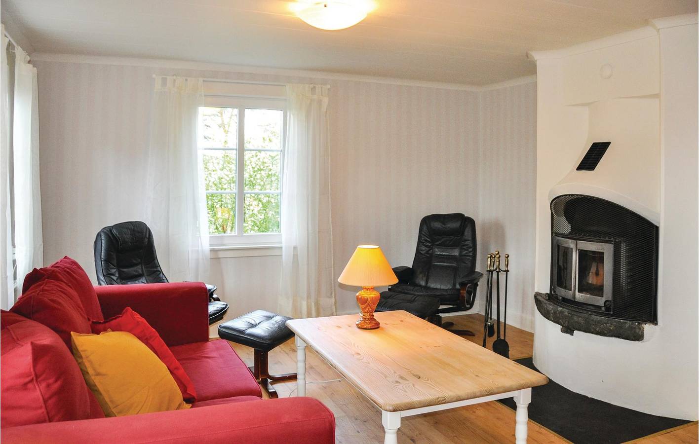 Hus för 5 Personer med trädgård in Dalslands kanal