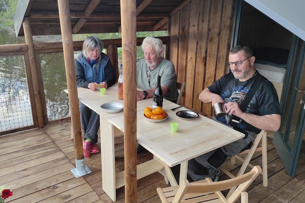 Ferienhaus-Cabane-Panorama-Seeblick-Communal washrooms in Flayat, Regionaler Naturpark Millevaches en Limousin