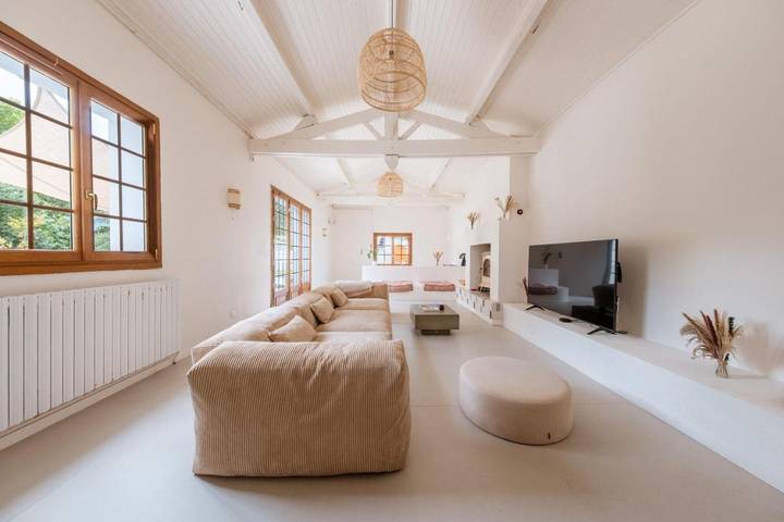 Location de vacances pour 14 personnes, avec jardin et piscine, animaux acceptés à Saint-Sulpice-de-Royan - 3
