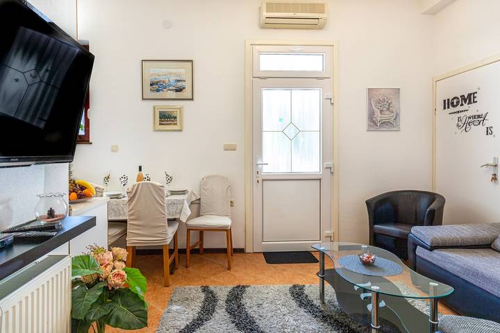 Ferienwohnung für 3 Personen, mit Balkon/Terrasse in Selce - 4