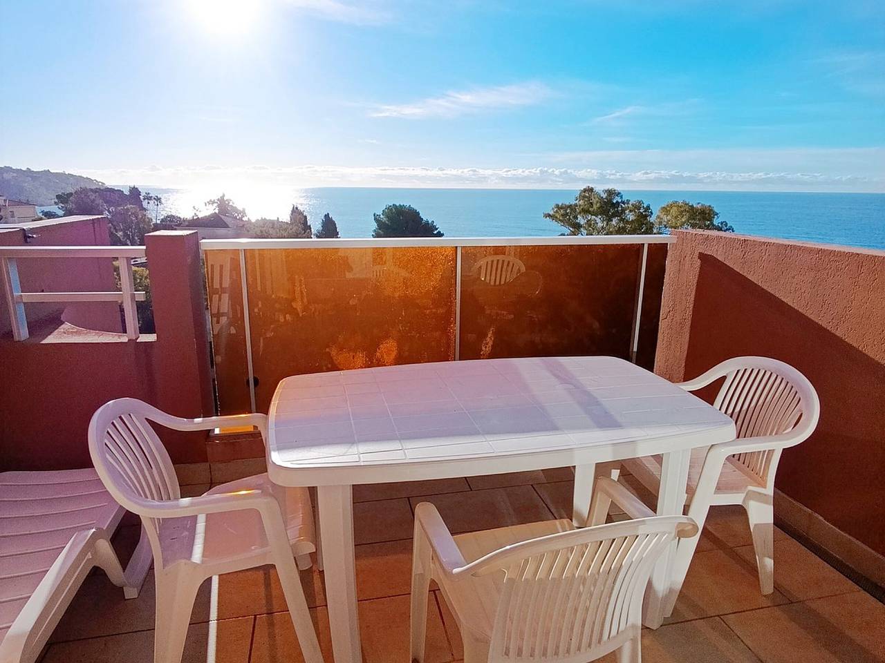 Ganzes Studio, Studio für 4 Pers. mit Wlan, Meerblick von Terrasse in Roquebrune-Cap-Martin, Nizza und Umgebung