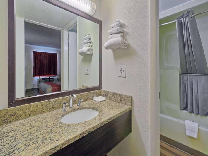 Apartamento entero, 1 cama king size | Bañera accesible para personas con movilidad reducida, Nsmk in Municipio de Maple Shade, Condado de Burlington