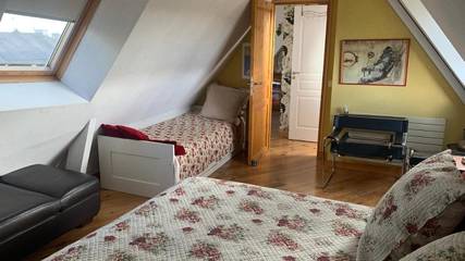 Location de vacances pour 3 personnes, avec vue ainsi que jardin et terrasse à Surzur