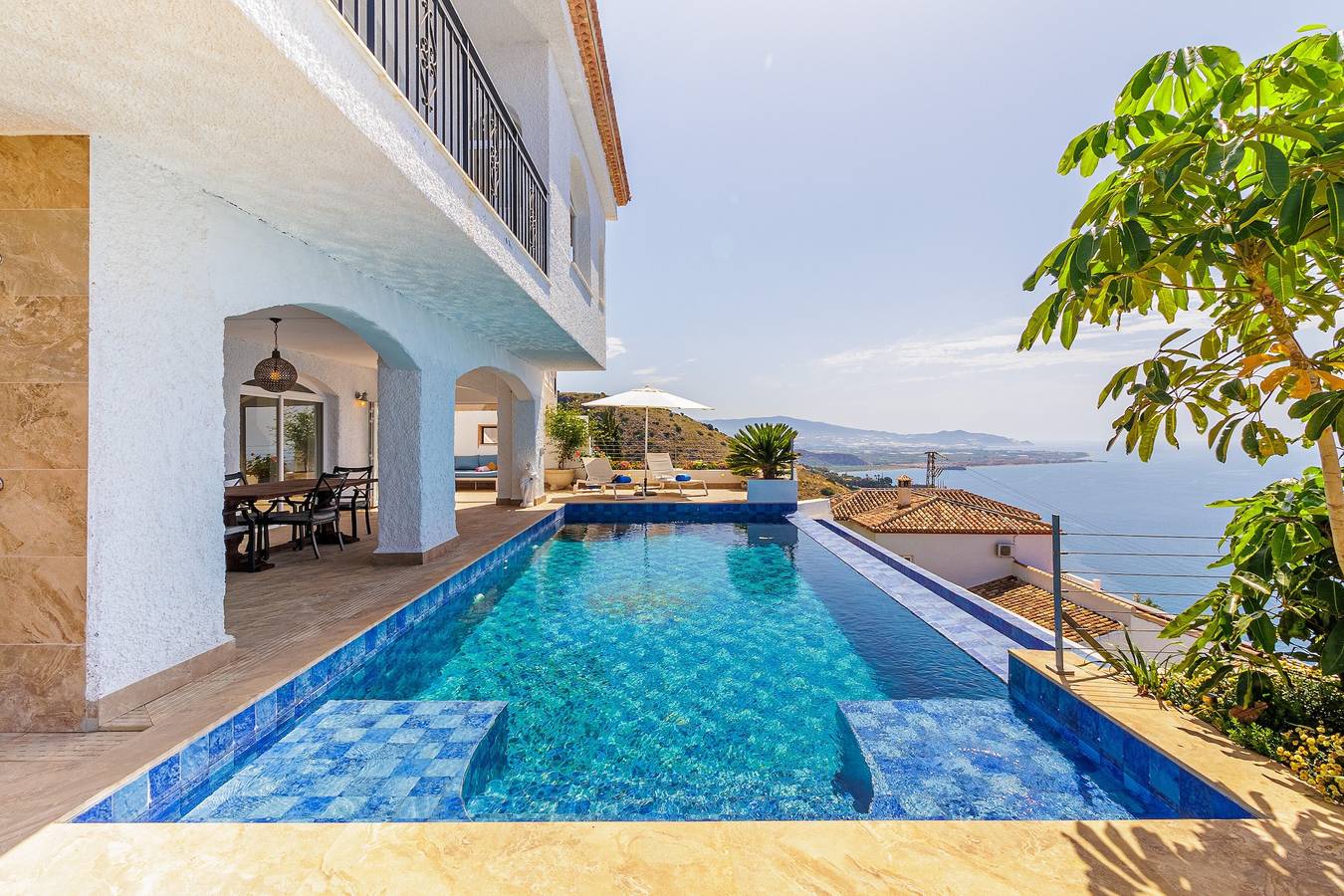 Villa 'Mamma Mia' con piscina privada, terraza privada y Wi-Fi in Salobreña, Cordillera Penibética
