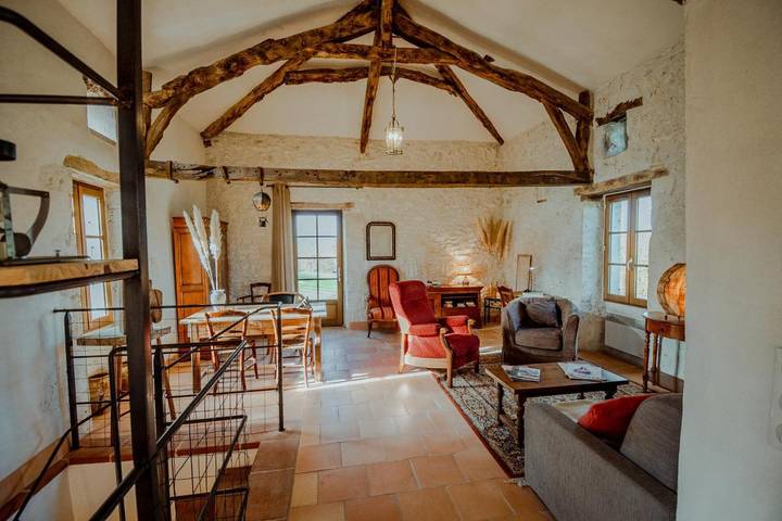 Location de vacances pour 4 personnes, avec terrasse ainsi que jardin et vue, animaux acceptés à Lauzerte - 2