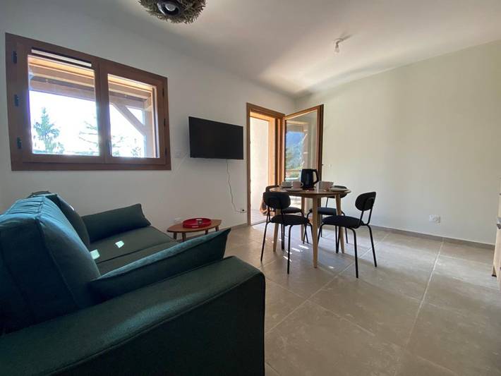 Apartamento entero, Moderno apartamento 2 habitaciones + cabina, 4 personas, parking in Cohennoz, Albertville region
