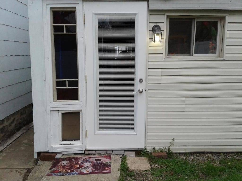 Cozy home with fenced in yard-Dog Friendly . 2 block walk to historic downtown! in Havre de Grace, Chesapeake Bay