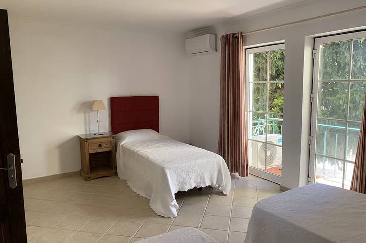 Erstaunliches T5 Stadthaus im alten Dorf Vilamoura mit direktem Zugang zum Hauptpool. in Vilamoura, Quarteira