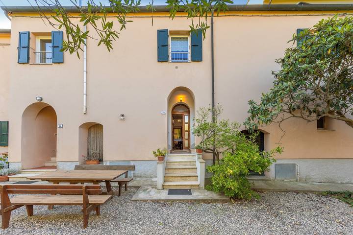 Vakantiewoning voor 4 personen, met Tuin en Kinderzwembad in Provincie Livorno