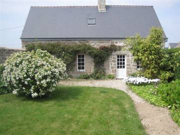 Gîte pour 4 personnes, avec jardin à Réville