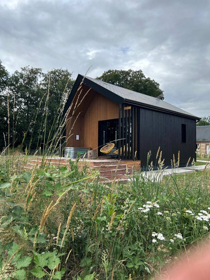 Gîte pour 2 personnes, avec terrasse ainsi que vue et jardin à Valliquerville - 4