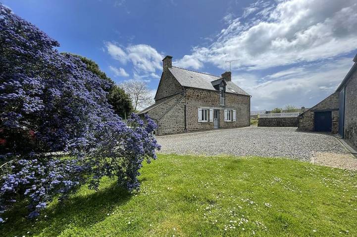 Location de vacances pour 8 personnes, avec jardin, animaux acceptés à Saint-Georges-de-Gréhaigne