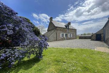 Gîte pour 8 personnes, avec jardin, animaux acceptés à Saint-Georges-de-Gréhaigne