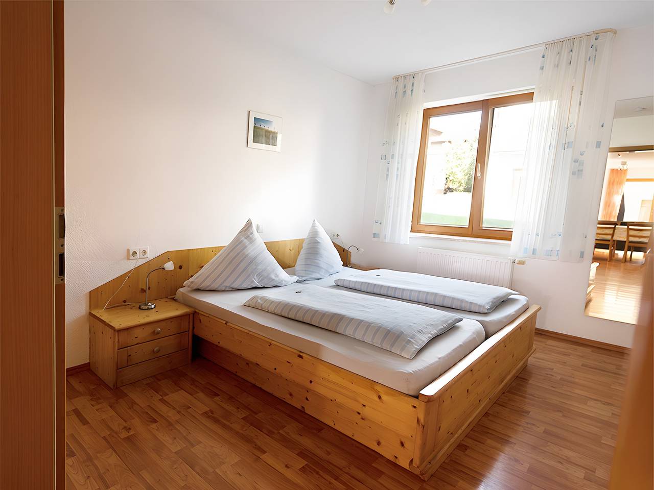 Ganze Wohnung, Ferienwohnung 'Himmelreich' mit Privatterrasse, Gemeinschaftsgarten und Wi-Fi in Börslingen, Alb-Donau-Kreis