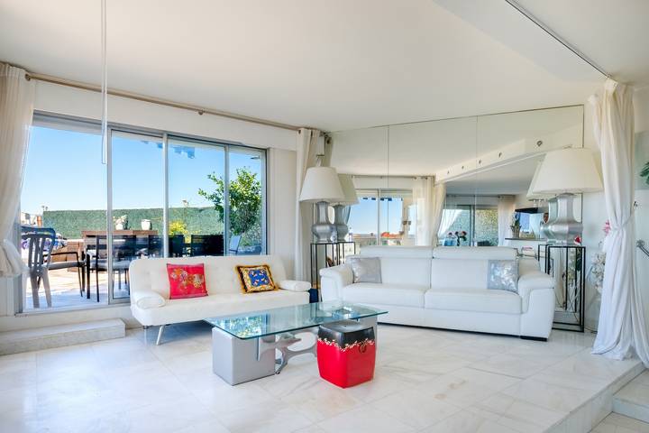 Appartement entier, Appartement 'Sea and Sky 8 Personnes' avec vue sur mer, terrasse privée et climatisation in Cannes, Côte méditerranéenne (France)