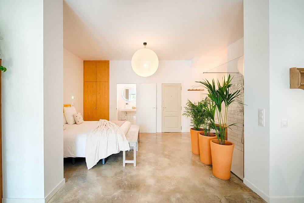 Apartamento entero, Apartamento con piscina climatizada y jardín. in Figueras, Alt Empordà