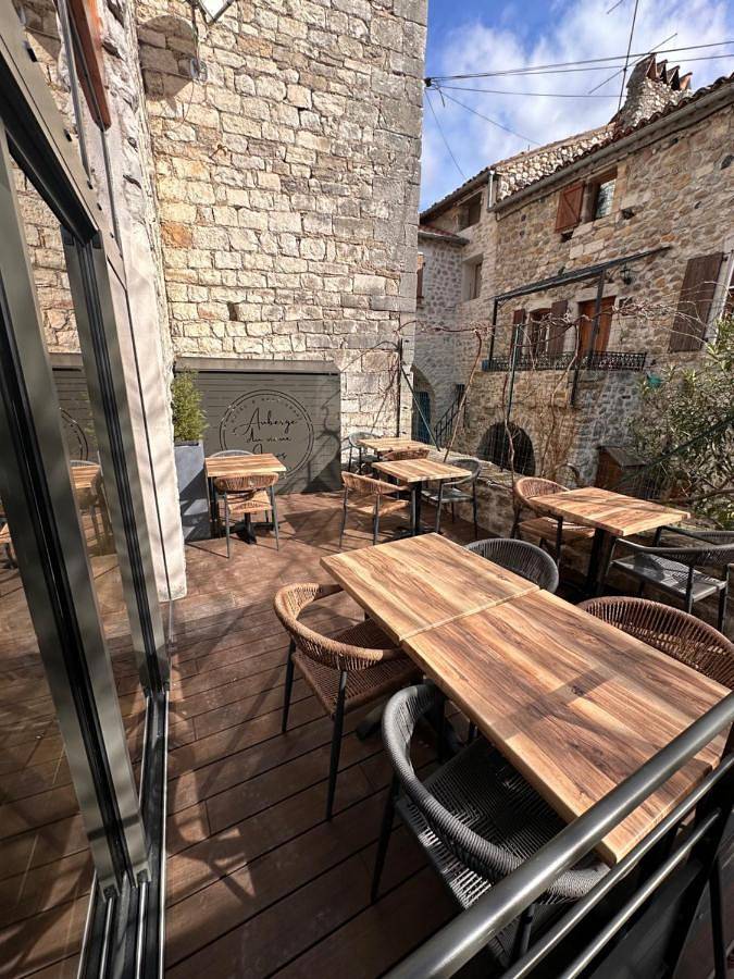 Hôtel pour 2 personnes, avec jardin à Lanas - 2