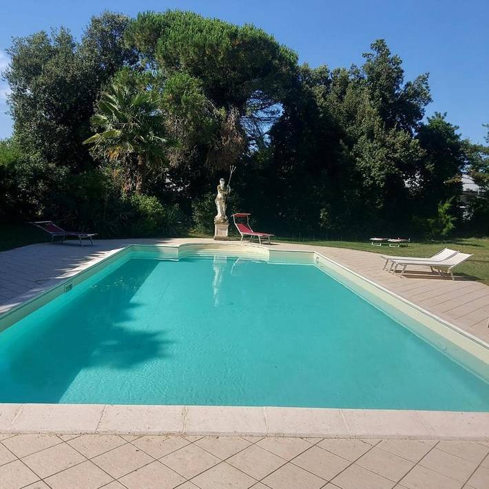 Hotel per 2 persone, con giardino e panorama nonché piscina in Porto Viro