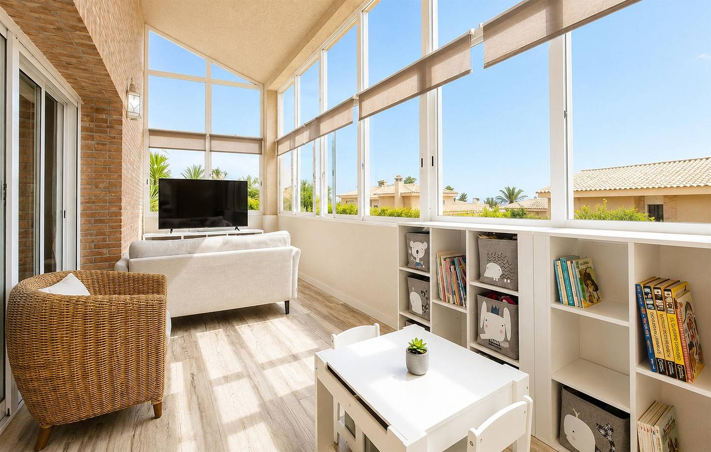 Acogedor apartamento de 350 pies cuadrados con piscina, terraza y aparcamiento cerca de Como En Casa in Chiva, Provincia de Valencia