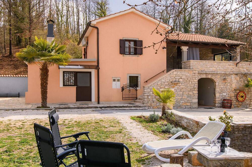 Wunderschönes Haus mit 3 Schlafzimmern in Mandalencici in Gračišće, Zentralistrien