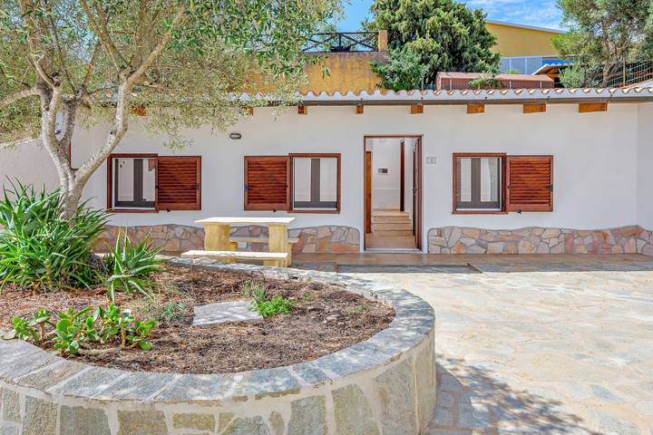 Maison de vacances pour 4 personnes, avec Jardin dans Olbia
