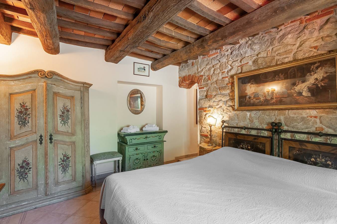 Orcio – Romantic studio with private terrace near the pool in Reggello, Valdarno